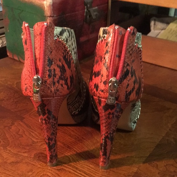 BCBG “Britt” Chain Python Colorblock Bootie - Picture 7 of 8